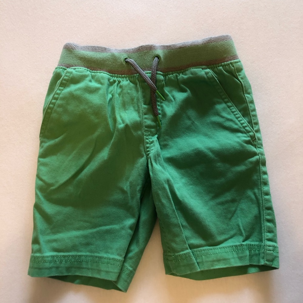 Wonder Nation size 6/7 green shorts